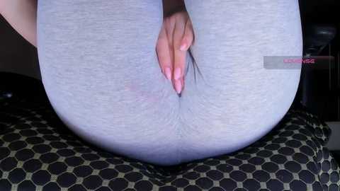 cameltoe_squirt_inpants