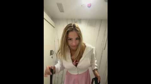 sophievj @ stripchat on 20260108