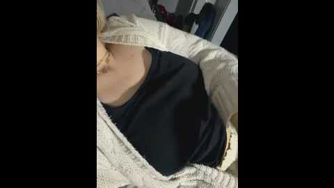 hornyblond_bella