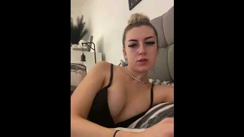petite_poppy_xox @ stripchat on 20260119