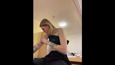 milli_kiss @ stripchat on 20260213