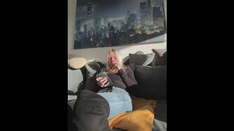 blondiejujuvibe @ stripchat on 20260215