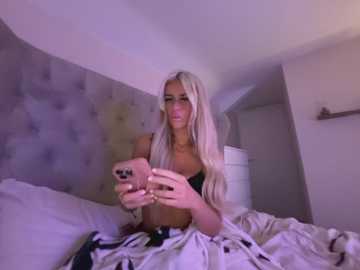 mollierae @ stripchat on 20260216