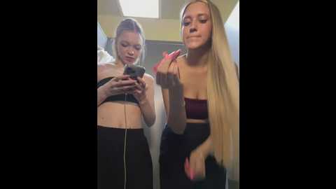 lali_lu @ stripchat on 20260218