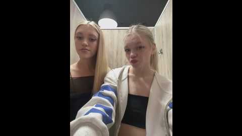 luna_lu @ stripchat on 20260218