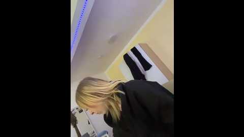 milli_kiss @ stripchat on 20260218