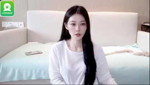 e_ll_a @ stripchat on 20260219