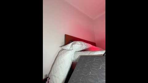 kloe__t18 @ stripchat on 20260221