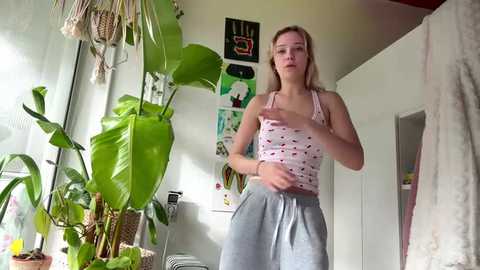 sourmidday @ stripchat on 20260301