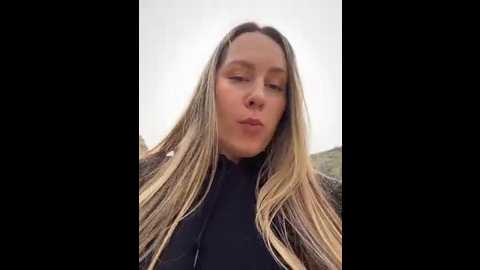 mona_plus @ stripchat on 20260303