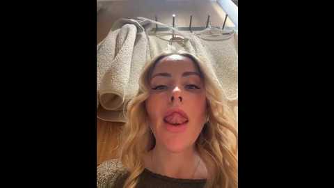 emasalis @ stripchat on 20260305