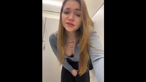 streetsquirt @ stripchat on 20260305