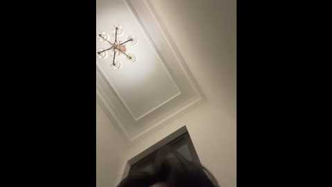 yiyi_3523 @ stripchat on 20260309