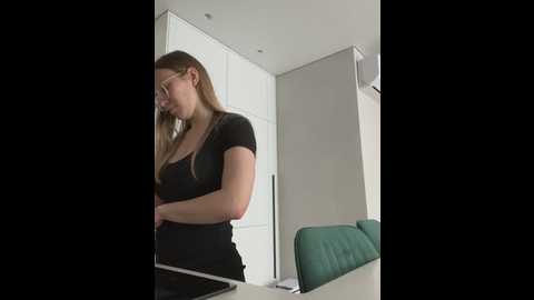 vikkie_sexygiiiirl_xoxo @ stripchat on 20260311