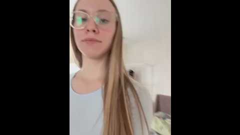 vikkie_sexygiiiirl_xoxo @ stripchat on 20260311