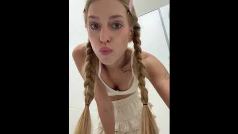 kira_mia @ stripchat on 20260312