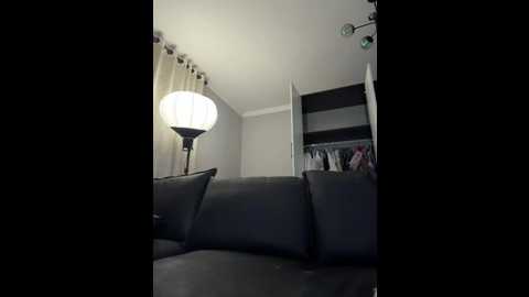 yiyi_707 @ stripchat on 20260314