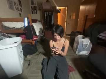 petitelatinateen @ stripchat on 20260330