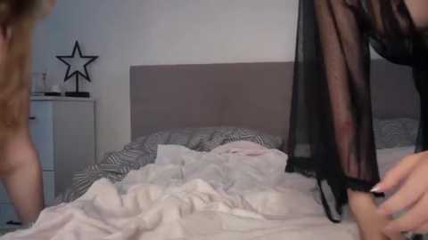 pinknoir @ stripchat on 20260404