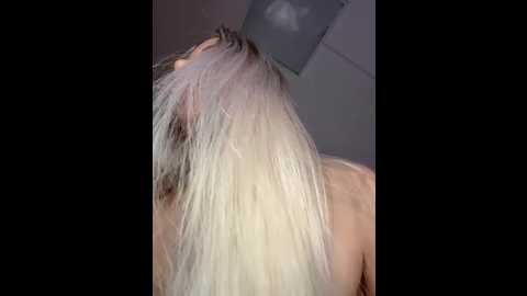 hugeboobsalice @ stripchat on 20260405