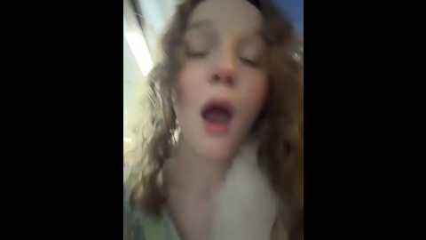 outside_rosy @ stripchat on 20260405