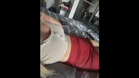 hornyblond_bella