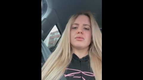 holly_glamour @ stripchat on 20260413